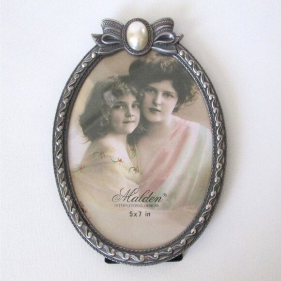 Vintage Malden Victorian Style Oval Picture Frame Bow Faux Pearl 5 x 7 - Picture 7 of 9